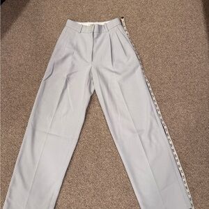 Aritzia, Babaton trousers